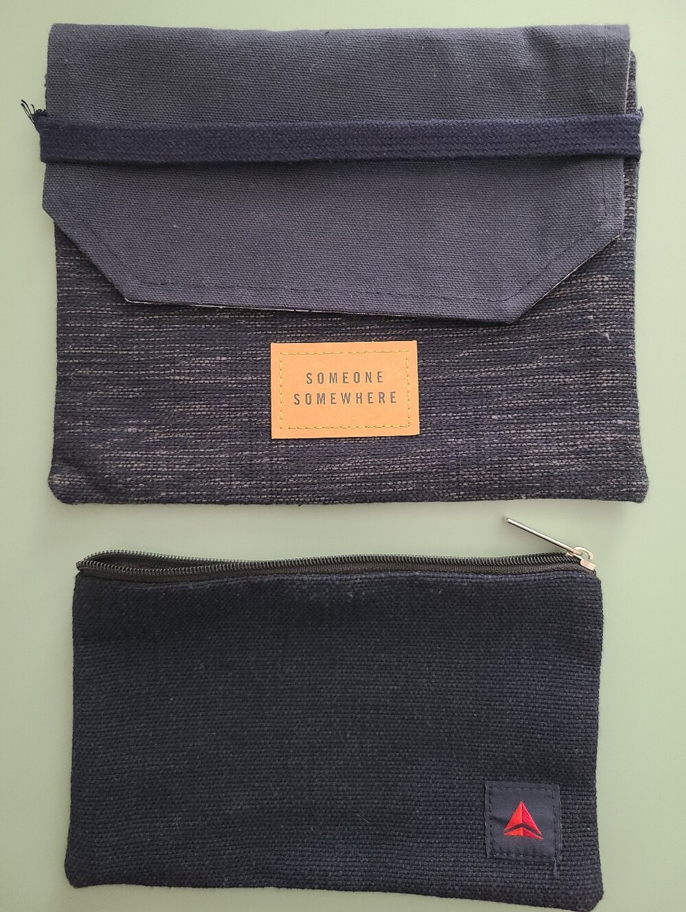 Someone Somewhere Delta Airlines Canvas Cosmetic Pouch Set